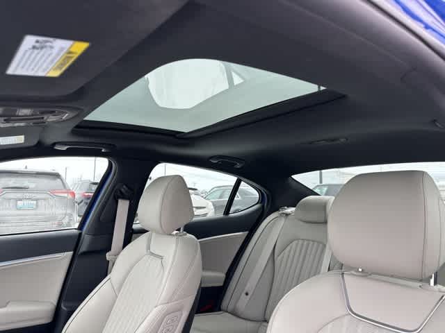 Thumbnail: 2023 Genesis G70 - 6