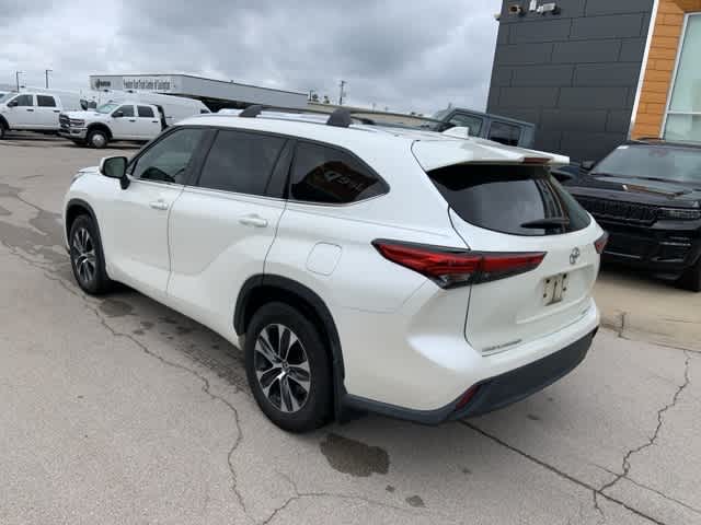 Thumbnail: 2021 Toyota Highlander - 21