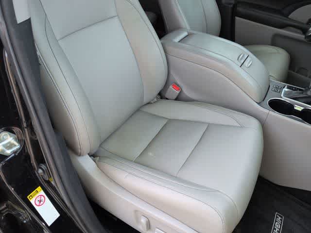 Thumbnail: 2018 Toyota Highlander - 22