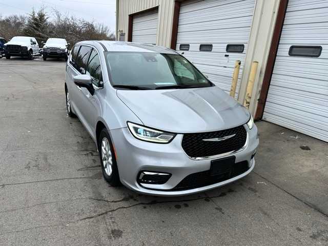 Thumbnail: 2023 Chrysler Pacifica - 25