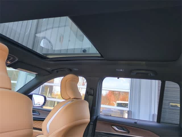 Thumbnail: 2025 Jeep Grand Cherokee - 20