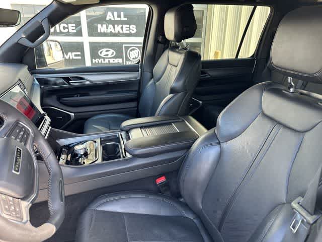 Thumbnail: 2023 Jeep Wagoneer - 3