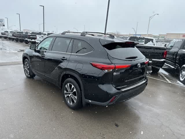 Thumbnail: 2022 Toyota Highlander - 18