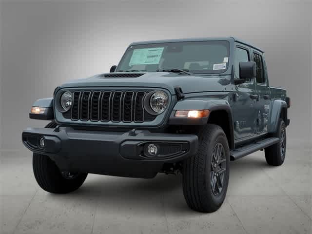 Thumbnail: 2025 Jeep Gladiator - 4
