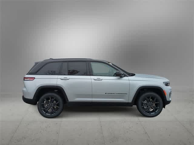 Thumbnail: 2025 Jeep Grand Cherokee - 9