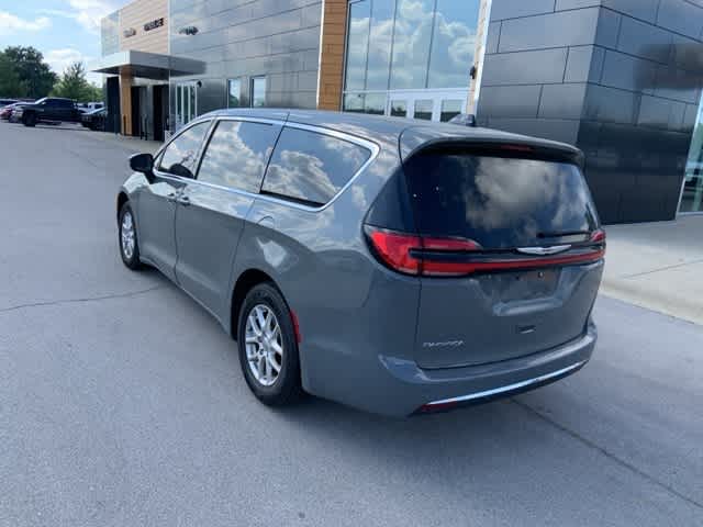 Thumbnail: 2023 Chrysler Pacifica - 16