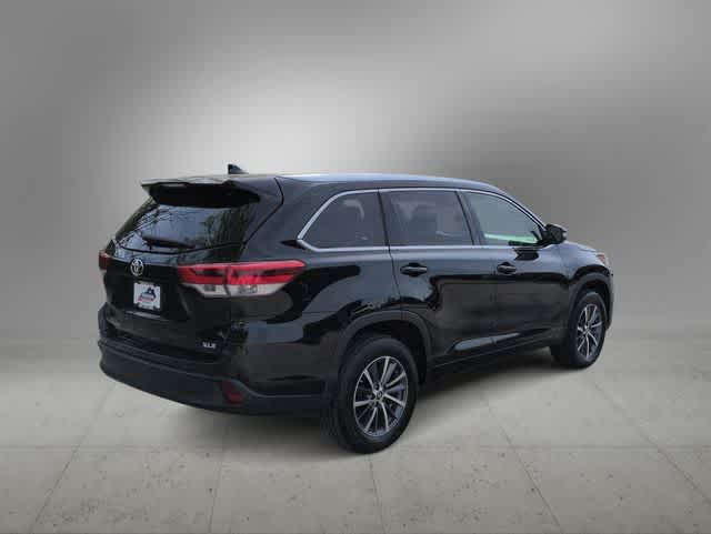 Thumbnail: 2018 Toyota Highlander - 8