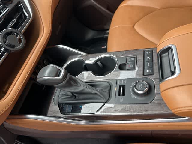 Thumbnail: 2021 Toyota Highlander - 7