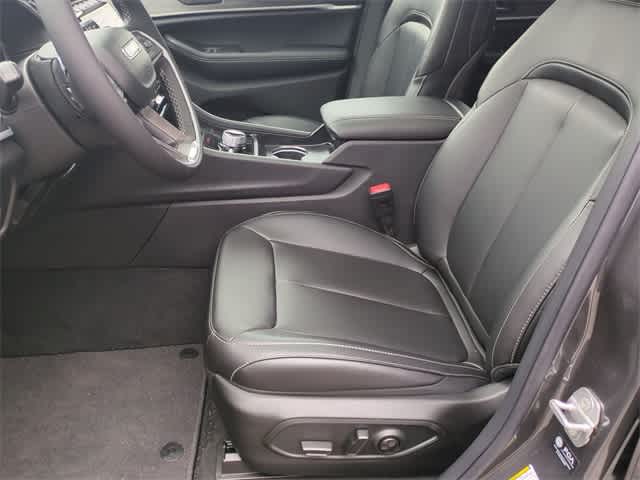 Thumbnail: 2025 Jeep Grand Cherokee - 17