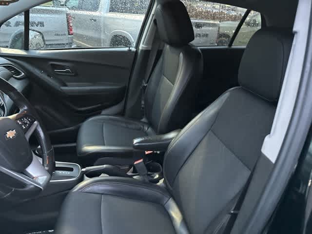 Thumbnail: 2018 Chevrolet Trax - 3