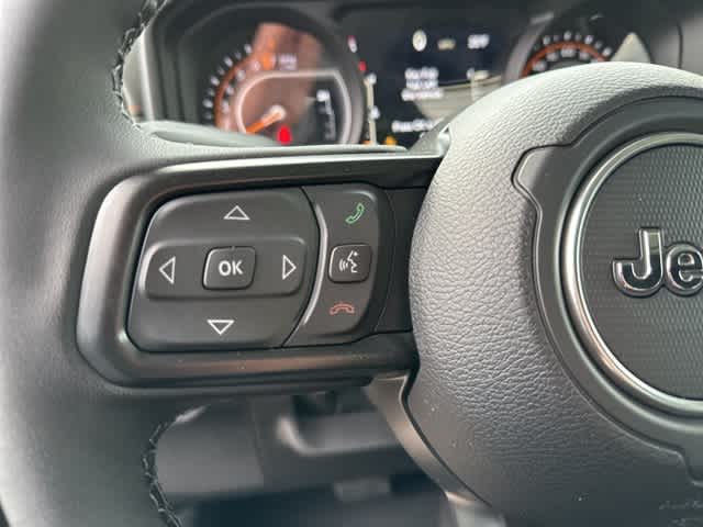 Thumbnail: 2026 Jeep Gladiator - 10