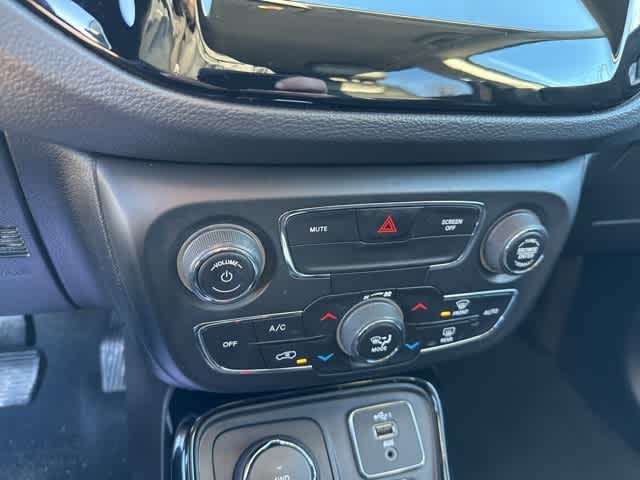 Thumbnail: 2021 Jeep Compass - 11