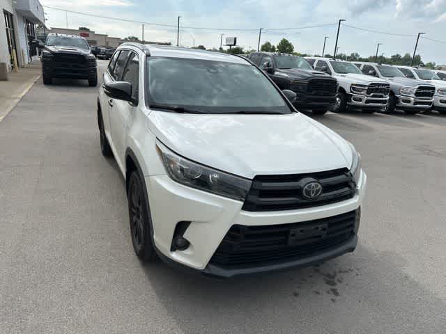Thumbnail: 2019 Toyota Highlander - 24