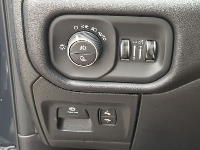 Thumbnail: 2026 RAM 1500 - 28