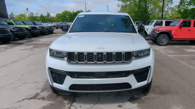 Thumbnail: 2026 Jeep Grand Cherokee - 3