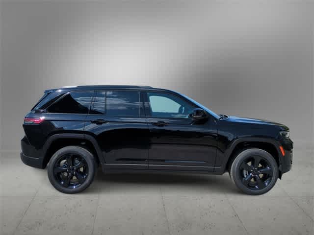 Thumbnail: 2025 Jeep Grand Cherokee - 9