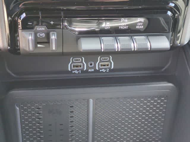Thumbnail: 2026 RAM 1500 - 32