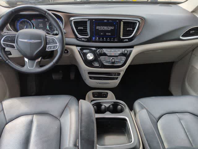 Thumbnail: 2018 Chrysler Pacifica - 15