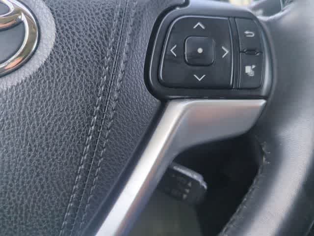 Thumbnail: 2016 Toyota Highlander - 26