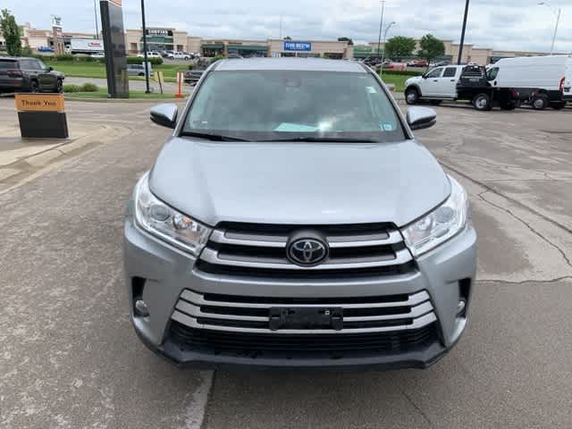Thumbnail: 2019 Toyota Highlander - 23