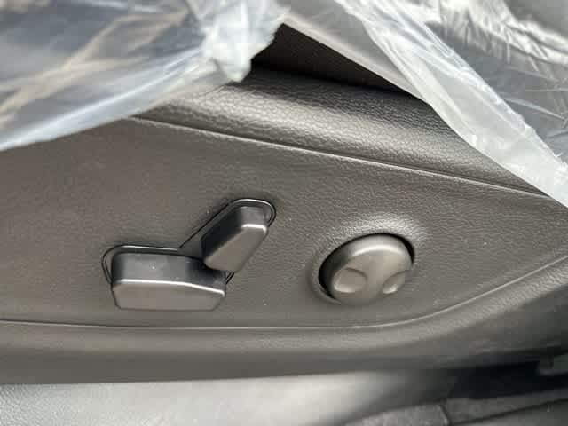 Thumbnail: 2026 RAM 1500 - 10