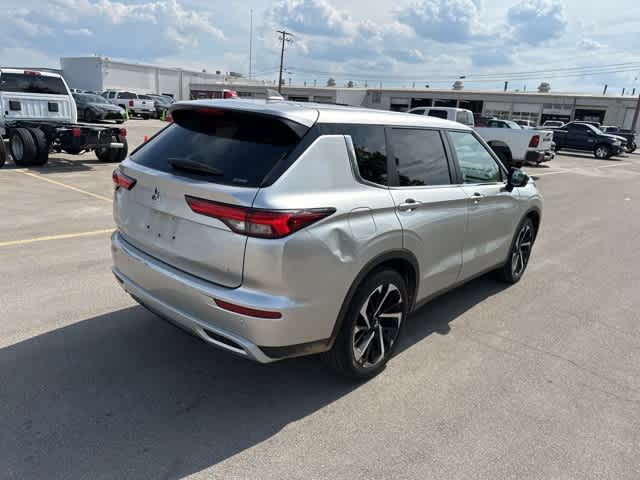 Thumbnail: 2022 Mitsubishi Outlander - 22