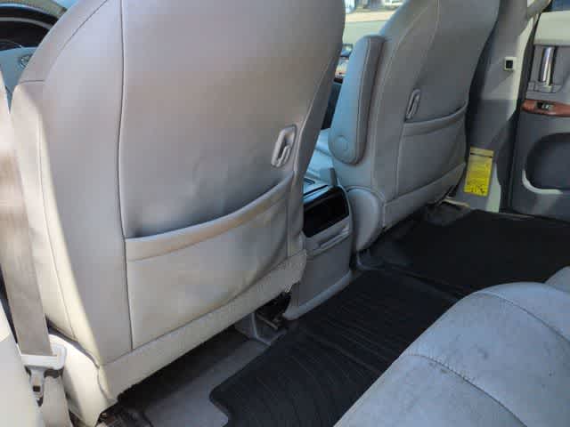 Thumbnail: 2014 Toyota Sienna - 18