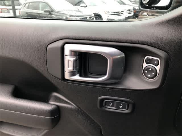 Thumbnail: 2023 Jeep Gladiator - 25