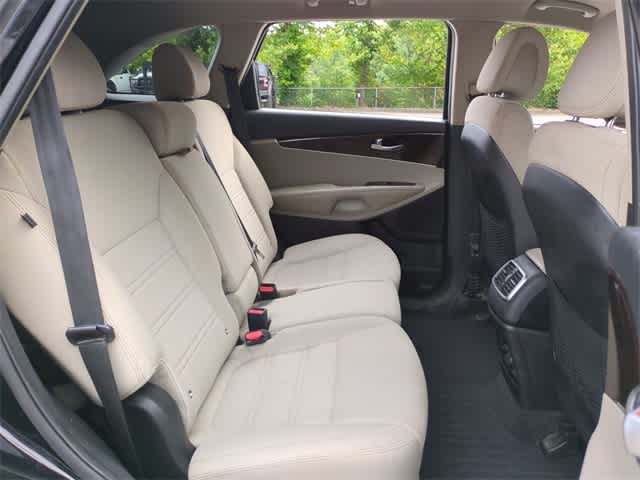 Thumbnail: 2016 Kia Sorento - 21
