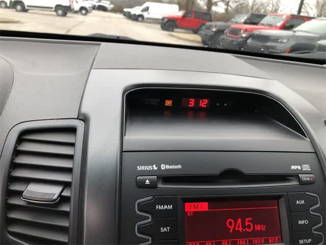 Thumbnail: 2011 Kia Sorento - 16