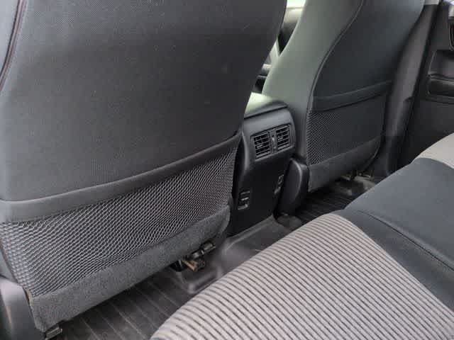 Thumbnail: 2015 Toyota 4Runner - 18