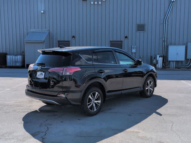 Thumbnail: 2018 Toyota RAV4 - 8