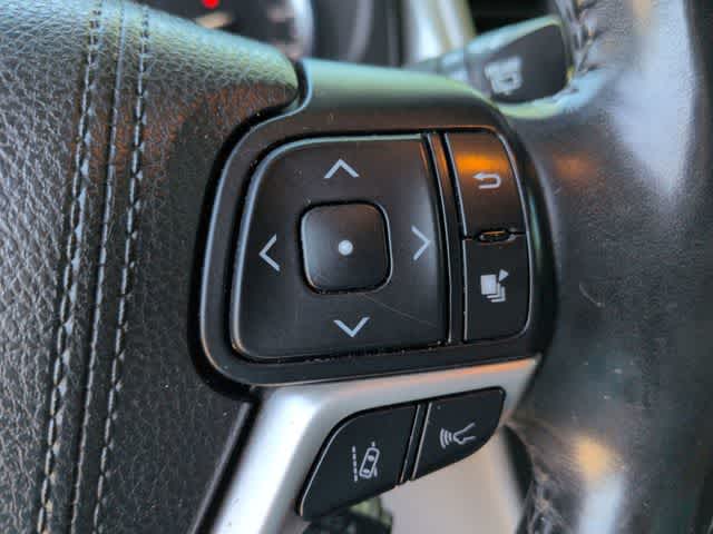 Thumbnail: 2017 Toyota Highlander - 27