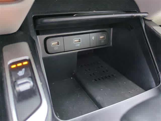 Thumbnail: 2022 Kia Sorento - 33