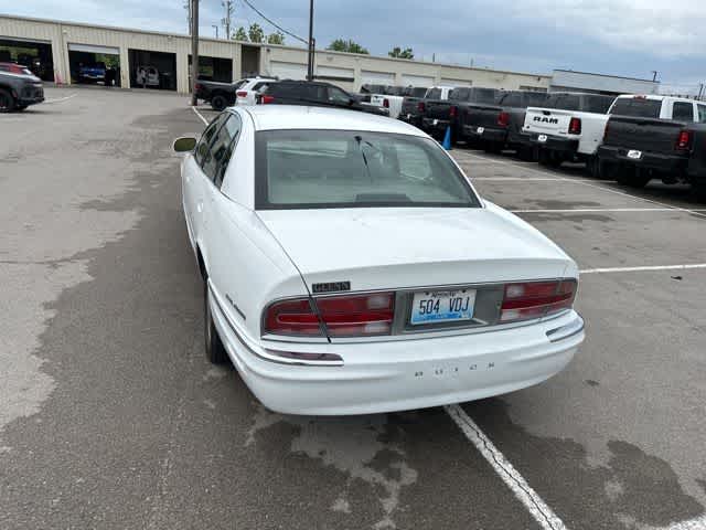 Thumbnail: 1998 Buick Park Avenue - 16