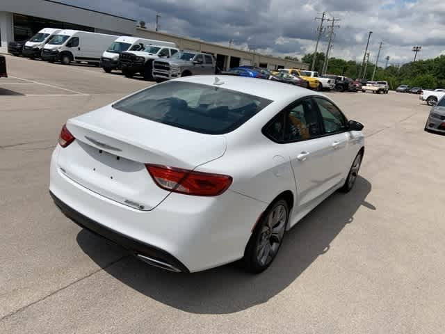 Thumbnail: 2015 Chrysler 200 - 17