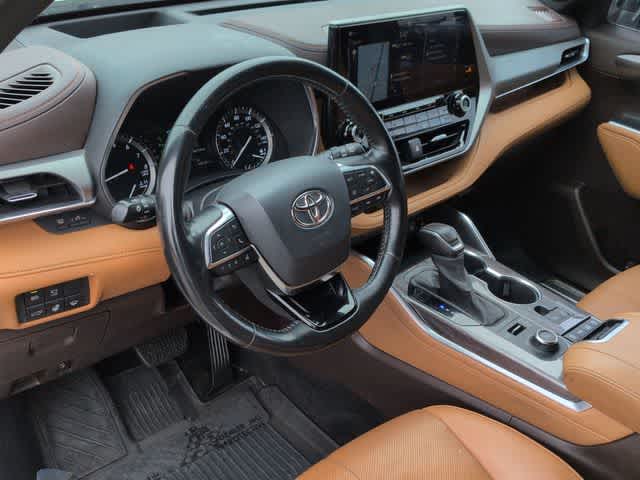 Thumbnail: 2020 Toyota Highlander - 10