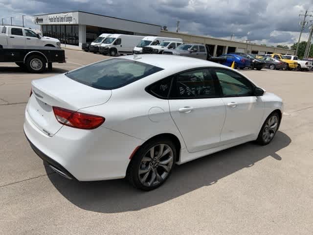 Thumbnail: 2015 Chrysler 200 - 19