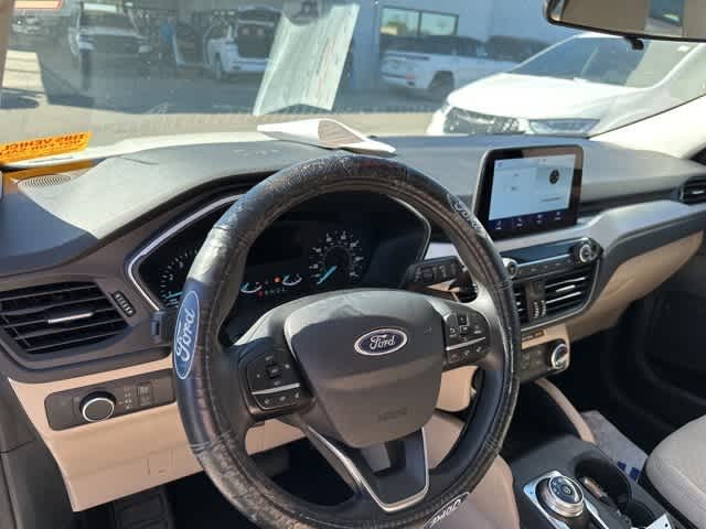 Thumbnail: 2022 Ford Escape - 3