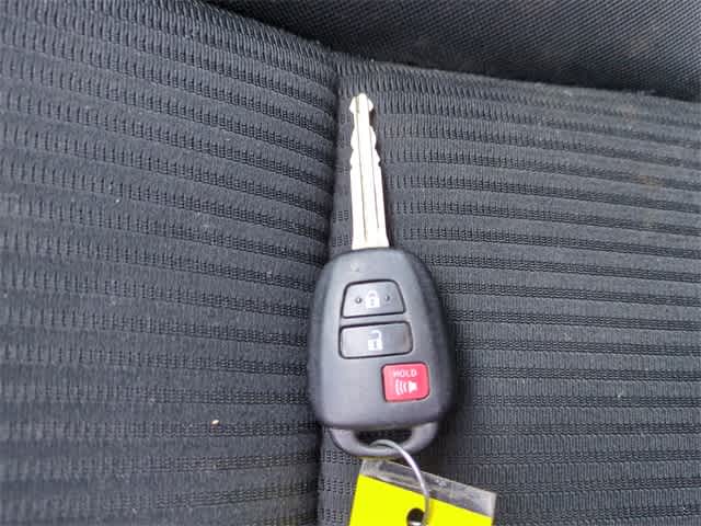 Thumbnail: 2016 Toyota RAV4 - 36