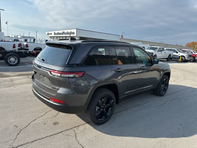 Thumbnail: 2025 Jeep Grand Cherokee - 16