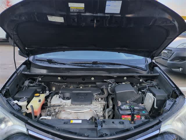 Thumbnail: 2016 Toyota RAV4 - 14