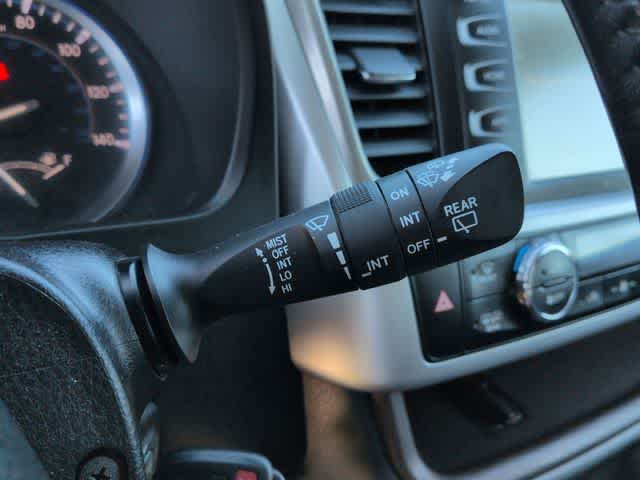 Thumbnail: 2016 Toyota Highlander - 25