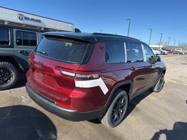 Thumbnail: 2025 Jeep Grand Cherokee L - 16