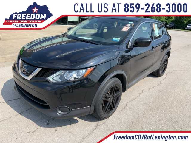 Thumbnail: 2019 Nissan Rogue Sport - 1