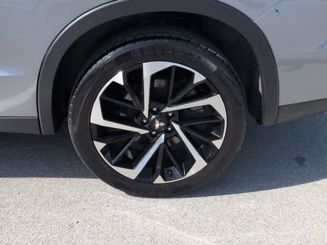 Thumbnail: 2024 Mitsubishi Outlander - 13