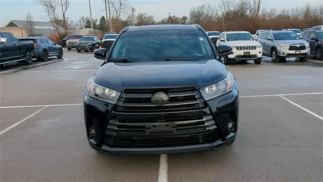 Thumbnail: 2019 Toyota Highlander - 3