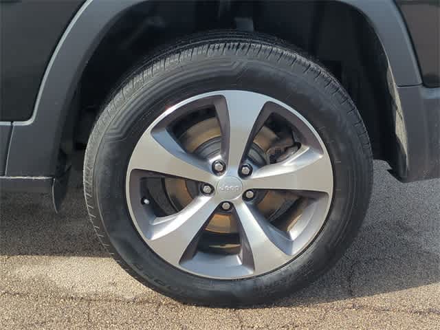 Thumbnail: 2021 Jeep Cherokee - 13