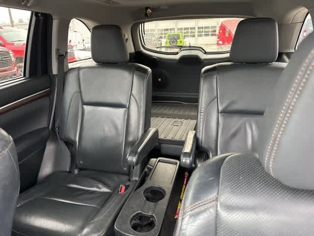 Thumbnail: 2016 Toyota Highlander - 6