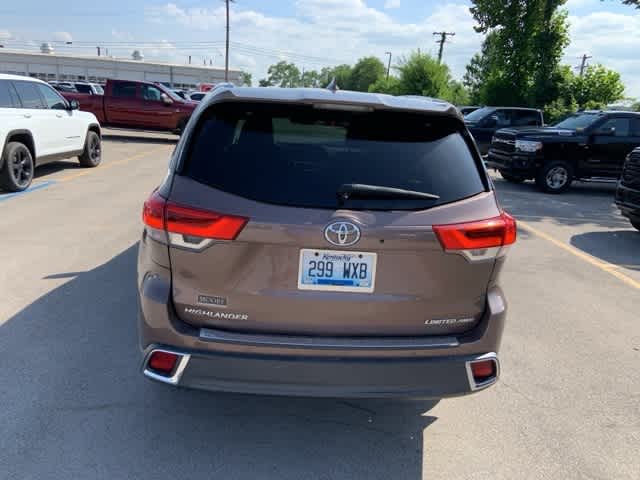 Thumbnail: 2017 Toyota Highlander - 22